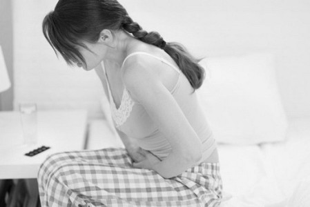 Menstruatiepijn: even doorbijten, de pil of … voetreflex!
